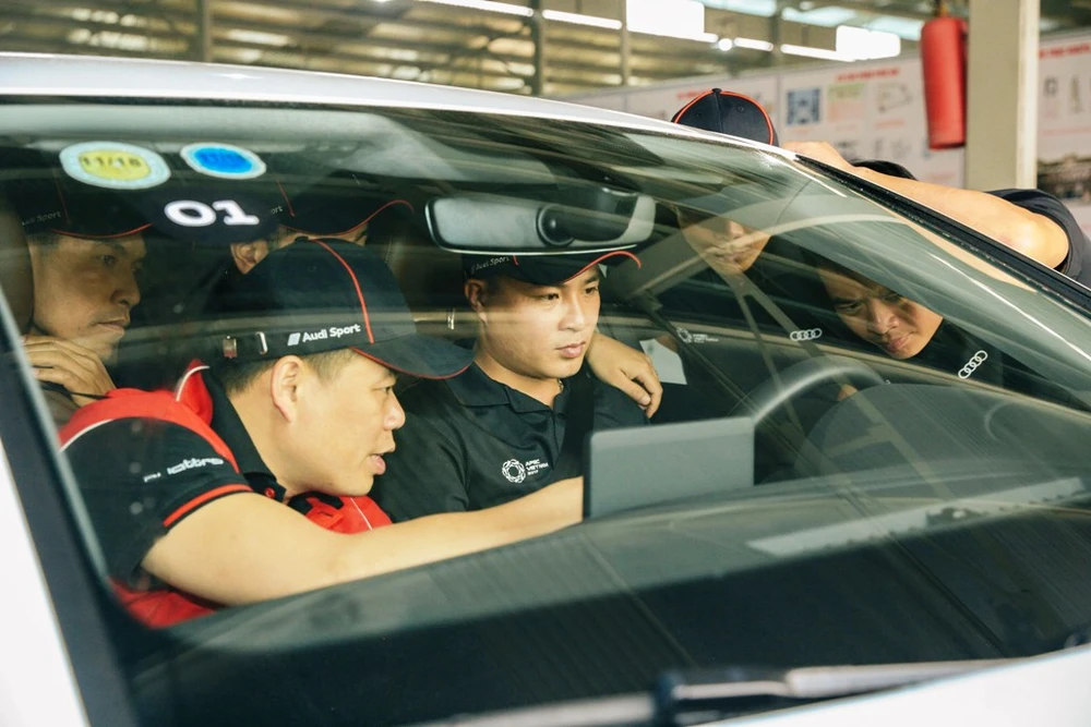 Audi Việt Nam hỗ trợ cho lái xe dịp APEC 2017 ảnh 4