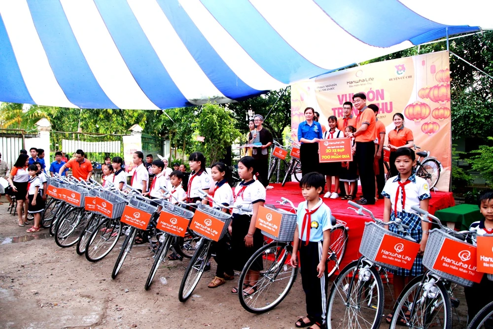 GM Việt Nam hỗ trợ thiếu nhi Mù Cang Chải ảnh 8