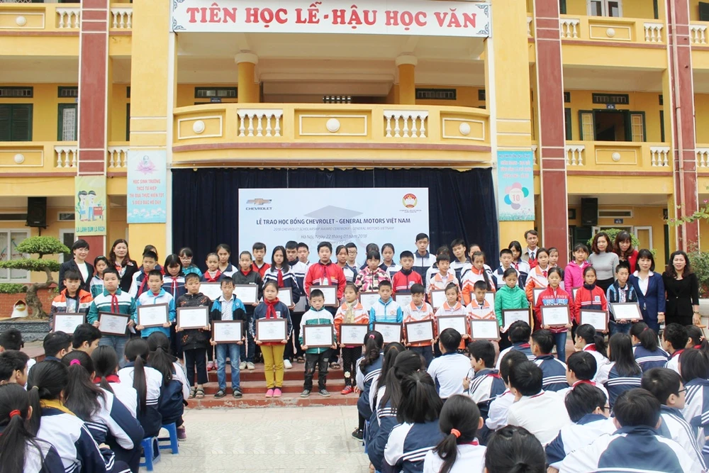 GM Việt Nam trao học bổng Chevrolet chào năm mới ảnh 1