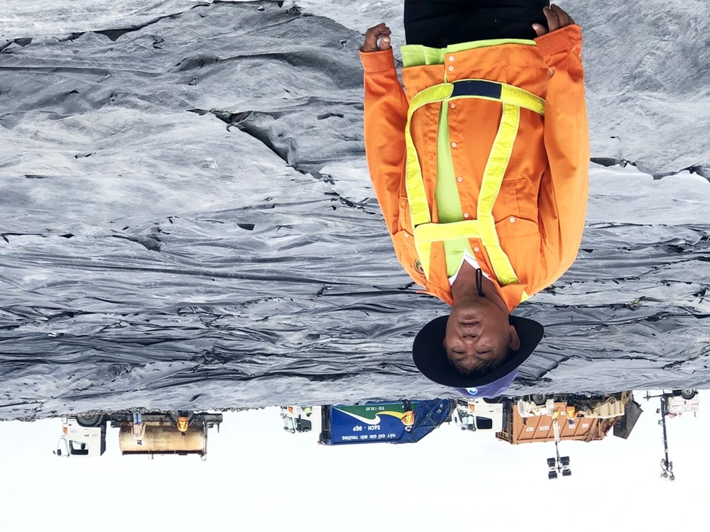 Buồn vui của người công nhân trên đỉnh rác Đa Phước ảnh 6