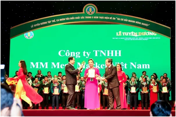 Nhận giải thưởng “Doanh nghiệp vì nhà nông” ảnh 1