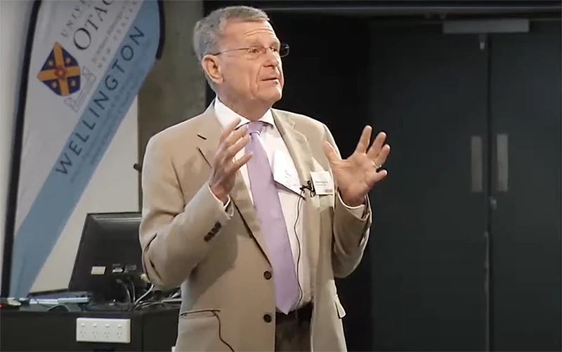 Giáo sư Robert Beaglehole