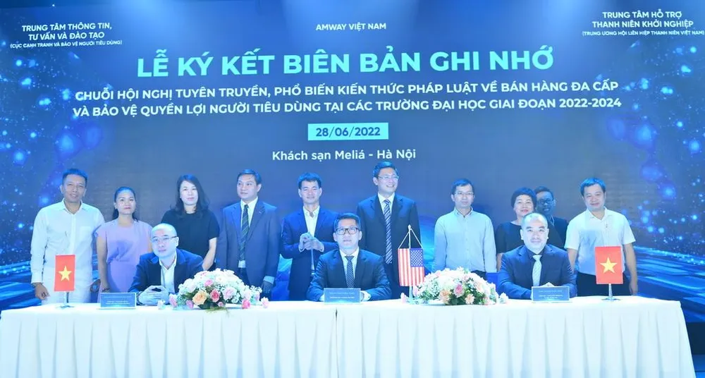 Các bên tham gia lễ ký kết bản ghi nhớ hợp tác