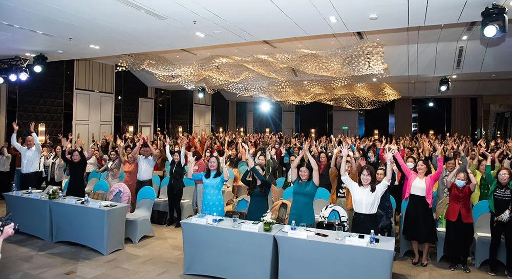 Hơn 400 cán bộ, hội viên phụ nữ đã tham dự hội thảo để được chia sẻ về dinh dưỡng bảo vệ sức khỏe cho gia đình và có những phút giây gắn kết đầy ý nghĩa với nhau Hơn 400 cán bộ, hội viên phụ nữ đã tham dự hội thảo để được chia sẻ về dinh dưỡng bảo vệ sức khỏe cho gia đình và có những phút giây gắn kết đầy ý nghĩa với nhau