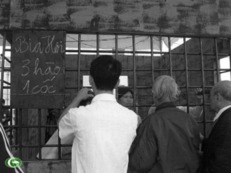 Bia Hơi Hà Nội là thức uống quen thuộc với nhiều thế hệ người yêu bia từ xưa đến nay.