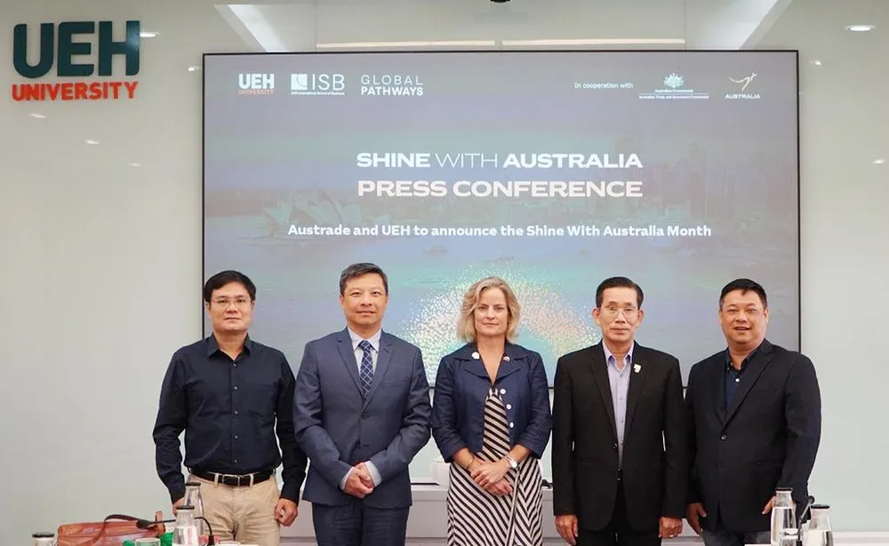 Họp báo khởi động Tháng sự kiện Shine With Australia do ĐH Kinh tế TP.HCM, Viện ISB phối hợp với Austrade tổ chức. Họp báo khởi động Tháng sự kiện Shine With Australia do ĐH Kinh tế TP.HCM, Viện ISB phối hợp với Austrade tổ chức.