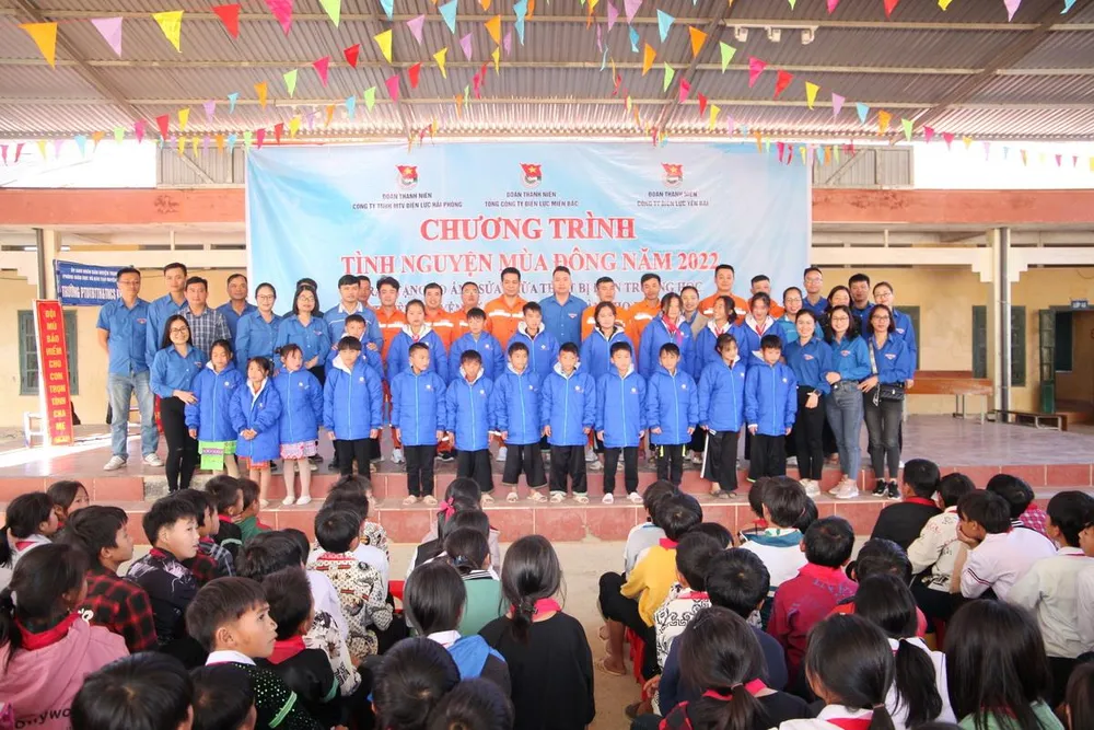 Chương trình tình nguyện mùa đông của Đoàn thanh niên Tổng công ty Điện lực miền Bắc.