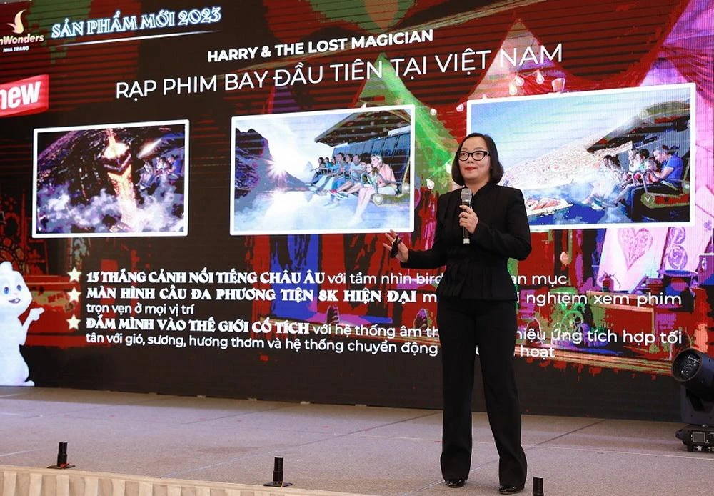 Bà Ngô Hương, TGĐ VinWonders giới thiệu những sản phẩm mới trong năm 2023