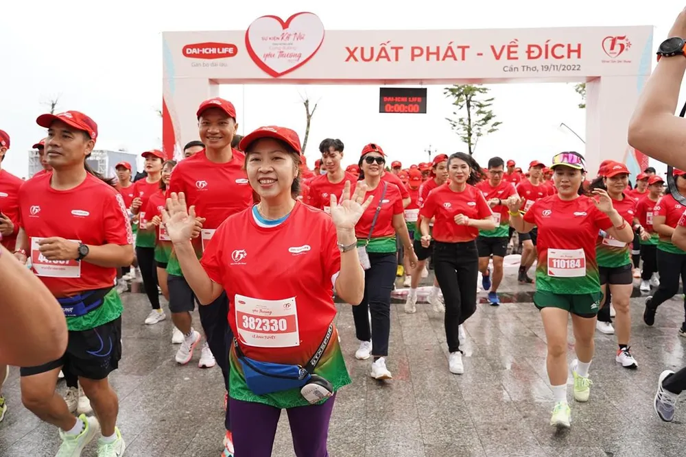Mọi người cùng tham gia đi bộ/chạy tại Cần Thơ Mọi người cùng tham gia đi bộ/chạy tại Cần Thơ