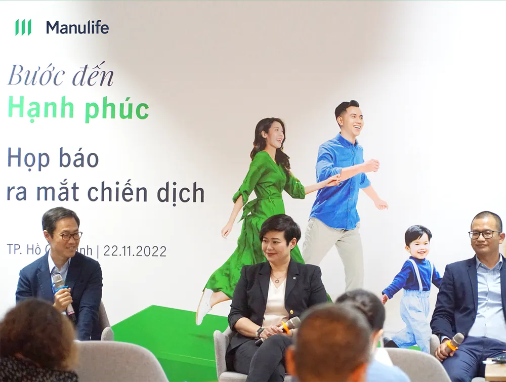 Đại diện Manulife Việt Nam chia sẻ tại buổi họp báo Đại diện Manulife Việt Nam chia sẻ tại buổi họp báo
