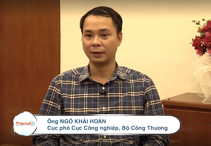 Ông Ngô Khải Hoàn, Phó Cục trưởng Cục Công nghiệp, Bộ Công thương đang trả lời phỏng vấn.