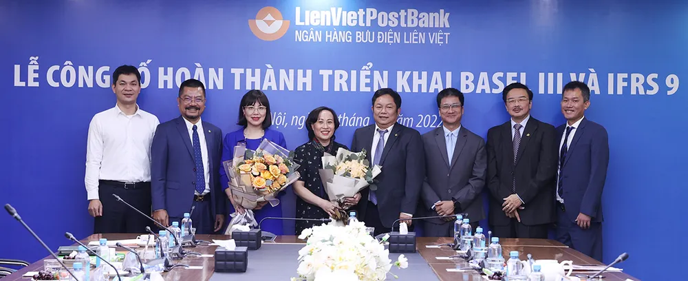 Ban lãnh đạo LienVietPostBank tại lễ công bố hoàn thành Basel III và IFRS 9