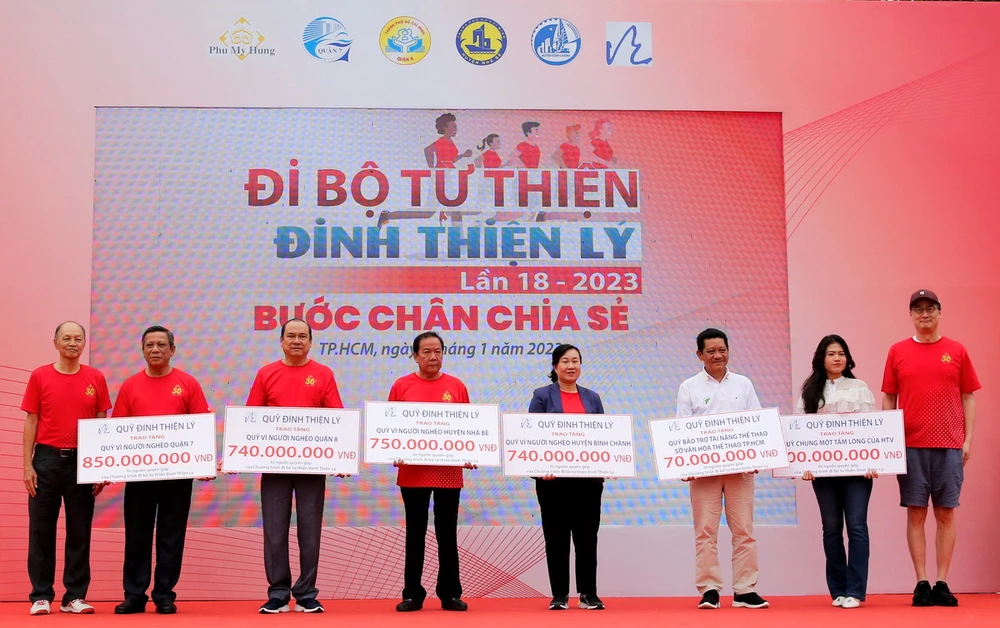 Toàn bộ số tiền quyên góp được BTC trao tặng đến Quỹ từ thiện.