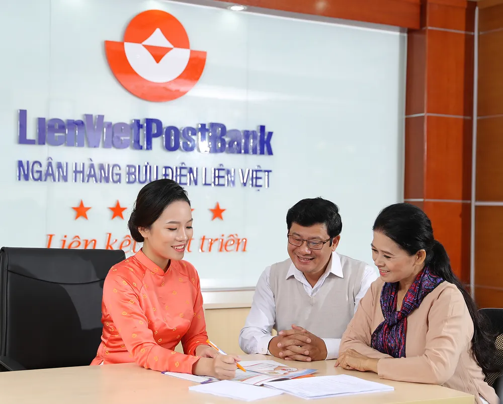 Tư vấn sản phẩm dịch vụ tín dụng cho người tuổi hưu.