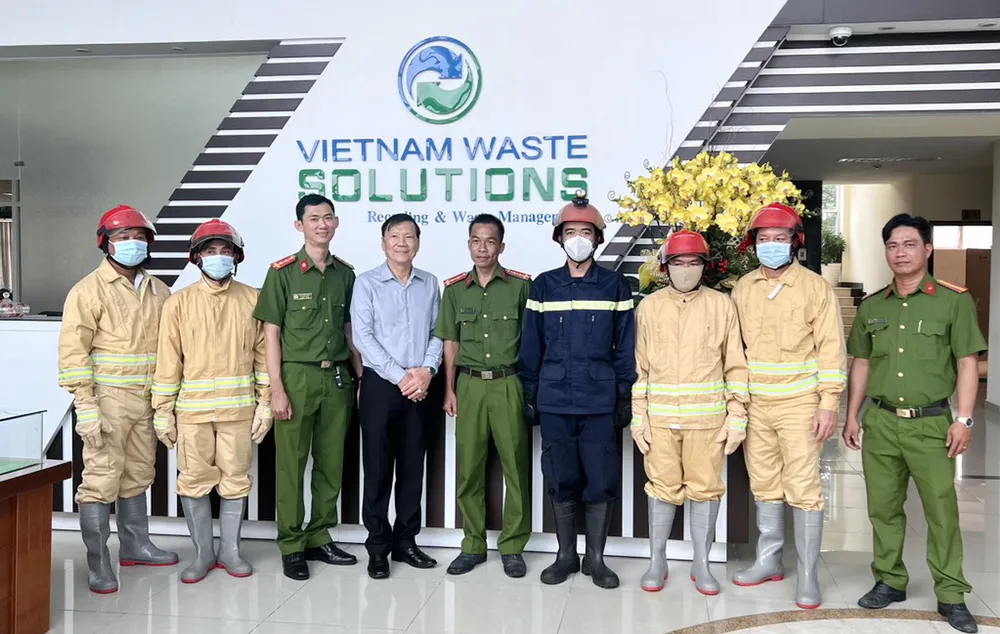 Tổng kết rút kinh nghiệm sau buổi diễn tập &amp; chụp hình lưu niệm.