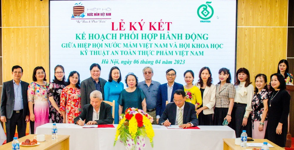 Trong thời gian tới, Hiệp hội Nước mắm Việt Nam và Hội Khoa học kỹ thuật an toàn thực phẩm Việt Nam sẽ phối hợp tổ chức các hội thảo, hội nghị, tập huấn, sự kiện nhằm nâng cao hiểu biết về luật pháp, kiến thức…