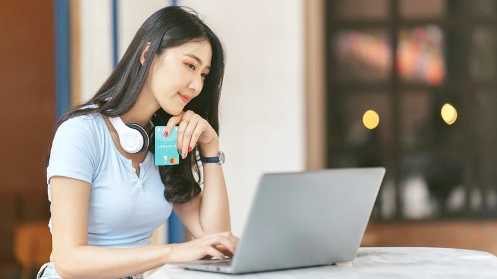 Dịch vụ tiêu dùng số, thanh toán không dùng tiền mặt dần trở thành thói quen và dự đoán sẽ tiếp tục bùng nổ mạnh mẽ trong năm 2023.