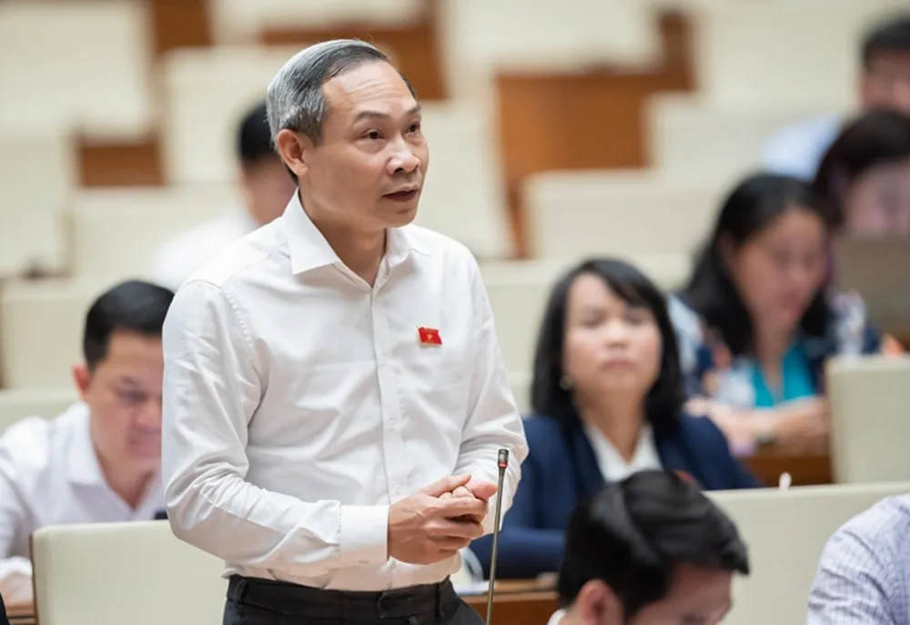 Đại biểu Phan Đức Hiếu (đoàn Thái Bình) phát biểu tại Hội nghị Đại biểu Quốc hội chuyên trách về dự án Luật Đấu thầu (sửa đổi) ngày 5-4-2023. (Ảnh: Cổng thông tin điện tử Quốc hội)