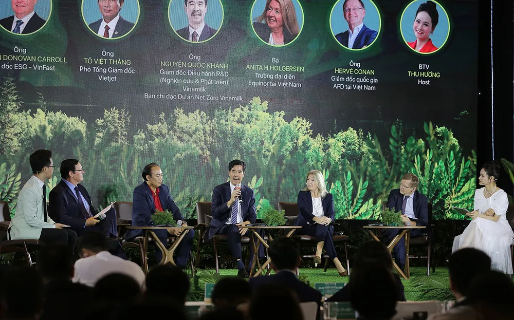 Ông Nguyễn Quốc Khánh – Giám đốc Điều hành R&amp;D Vinamilk phát biểu tại hội thảo Net Zero - Chuyển dịch Xanh: Cơ hội cho người dẫn đầu.