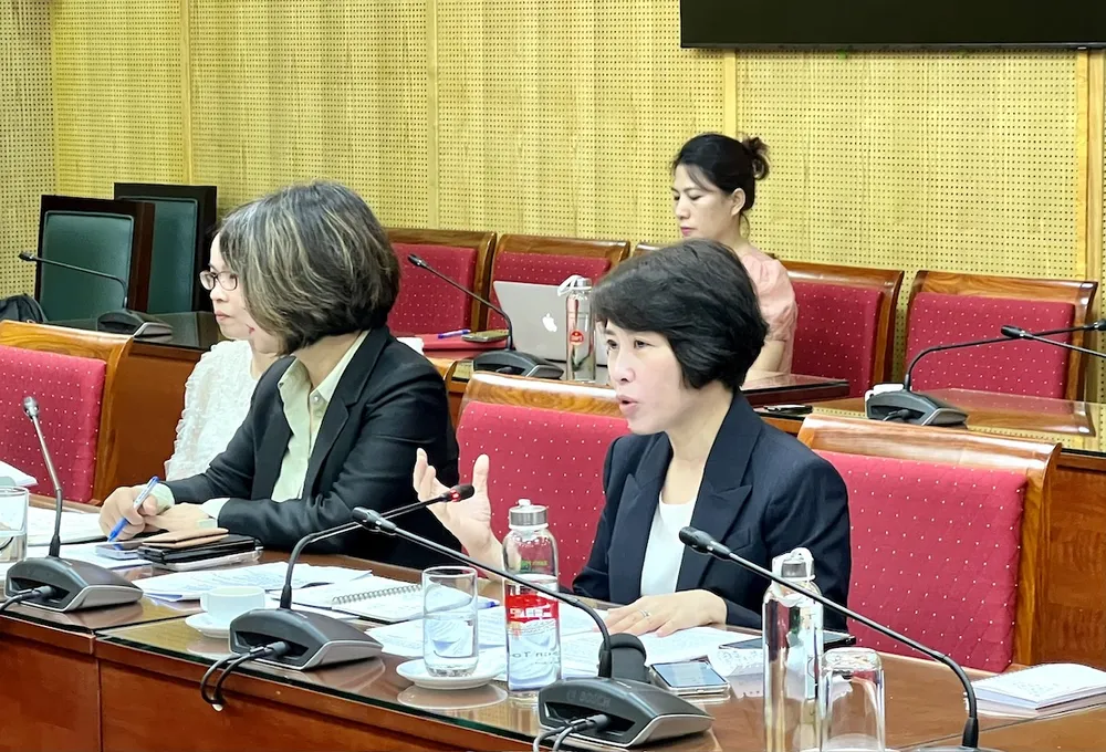 Thứ trưởng Bộ Kế hoạch và Đầu tư Nguyễn Thị Bích Ngọc trao đổi thông tin với Đoàn doanh nghiệp Hoa Kỳ.