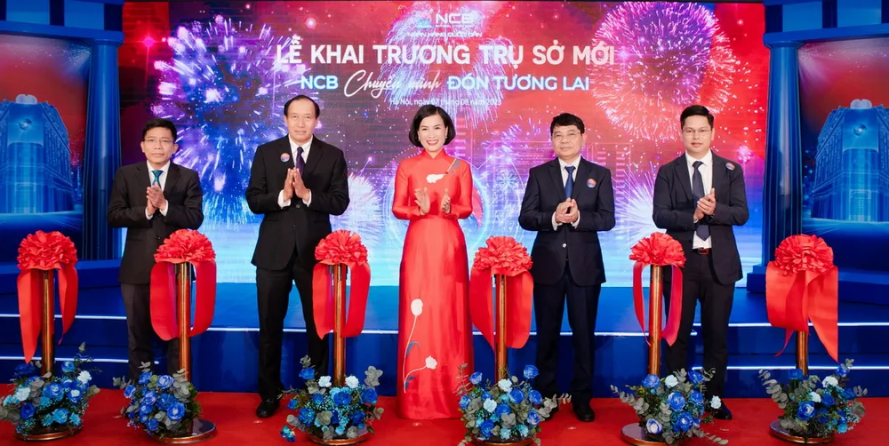 Lễ cắt băng khai trương trụ sở mới của NCB. Lễ cắt băng khai trương trụ sở mới của NCB.