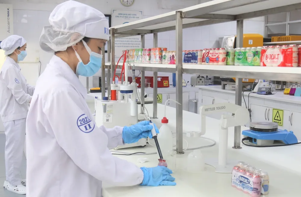 Sản phẩm sữa chua uống men sống được Vinamilk phát triển cho thị trường New Zealand đáp ứng các yêu cầu về “tính xanh, bền vững”.