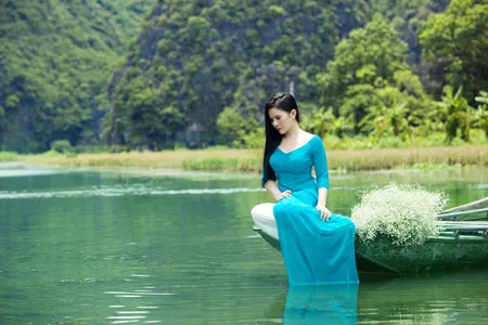 Để có những hình ảnh đẹp trong album mới, Thành Lê và ê kíp phải làm việc vất vả nhiều ngày trời