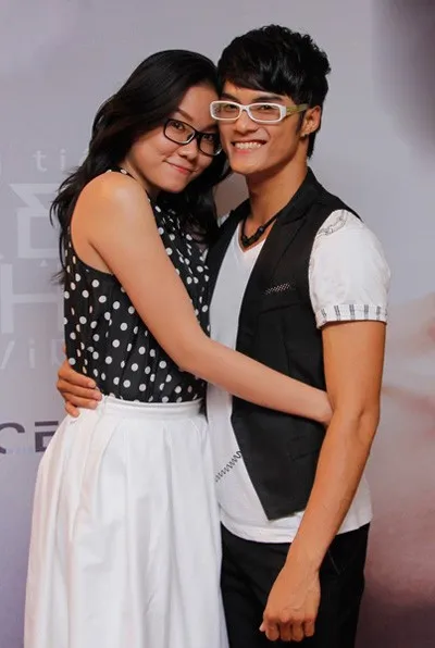 Hình ảnh hạnh phúc của đôi vợ chồng trẻ. Hình ảnh hạnh phúc của đôi vợ chồng trẻ.