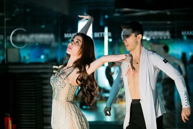 Trên trang cá nhân, Diễm My chia sẻ: "Tuần này tập điệu slow waltz cho chủ đề cổ điển. Từ rất lâu rồi mình vô cùng yêu thích những bước nhảy của waltz. Lần này được tập waltz trên nền một bài nhạc lả lướt, ma mị, mang không gian u buồn và đen tối, mình như lạc vào một khoảng không gian tràn đầy cảm xúc, đam mê. Tuần này là loại một cặp rồi, ai đi ai ở lại rất khó nói nhưng mình mong rằng với sự nhiệt huyết của tuổi trẻ và sự hăng say cống hiến, khắc phục những điểm yếu, mình sẽ luôn giữ mãi được hình tượng đẹp trong lòng khán giả".