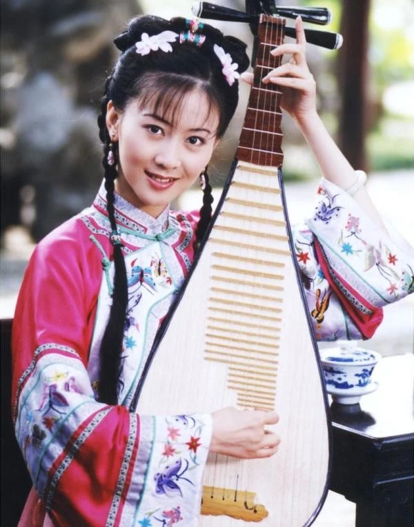 Chu Ân cũng từng trổ tài dạo nhạc trong một tác phẩm điện ảnh của mình.