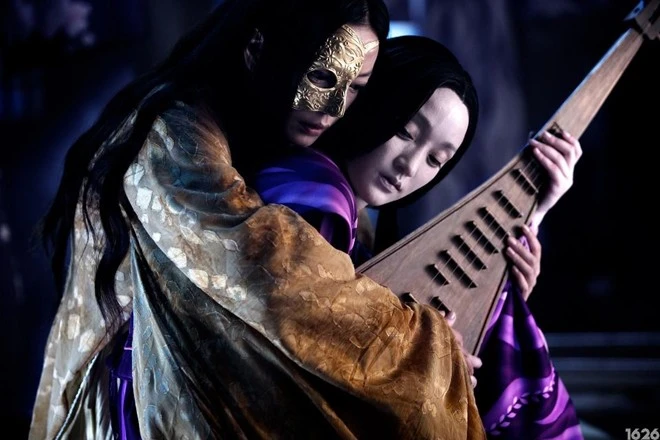 "Hồ ly" Châu Tấn đầy mê hoặc bên cạnh cây đàn trongHọa bì II.