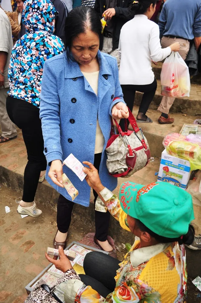 Đổi tiền lẻ ăn chênh lệch giá cao. Đổi tiền lẻ ăn chênh lệch giá cao.