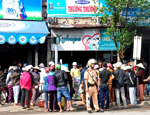 12-2-Anh-1-Chu-tiem-tap-hoa-7433-1392177