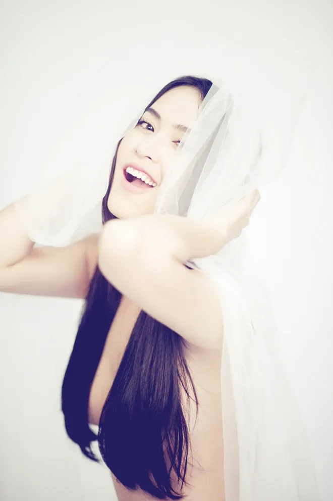 Ngoài phim ảnh, cặp đôi còn có chung niềm đam mê là âm nhạc. Trong năm nay, họ dự định sẽ hợp tác cùng nhau để cho ra mắt sản phẩm mới. Văn Anh từng có 20 năm theo đuổi đam mê sáng tác và chơi piano, hiện anh là thầy giáo piano, giảng dạy tại trường của nhạc sĩ Thanh Bùi. Còn Tú Vi cũng có một thời gian ngắn cầm mic, cô cũng từng song ca cùng đàn chị Hồng Nhung và để lại những ấn tượng nhất định. Nhiều người hâm mộ kỳ vọng sự phối hợp của họ cộng với tình yêu chân thành sẽ tạo nên những sản phẩm âm nhạc đáng chú ý.