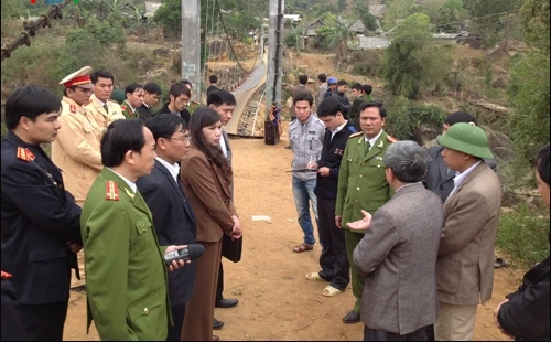 Lãnh đạo tỉnh Lai Châu chỉ đạo khắc phục hậu quả tại hiện trường Lãnh đạo tỉnh Lai Châu chỉ đạo khắc phục hậu quả tại hiện trường