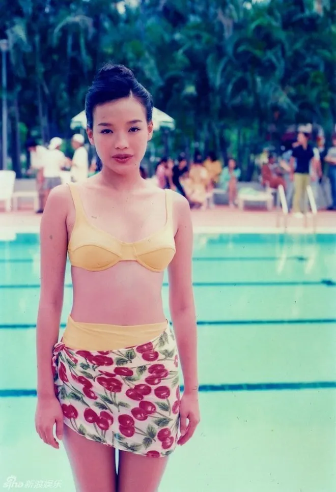 Thư Kỳ quyến rũ và đáng yêu của thời tuổi trẻ. Thư Kỳ quyến rũ và đáng yêu của thời tuổi trẻ.