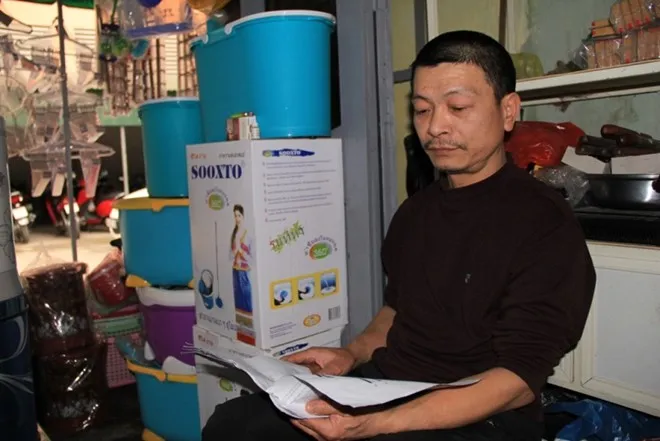 Ông Phong không giấu nổi sự xúc động khi tìm lại được đứa con thất lạc hơn 30 năm trước. Tháng 4 tới, Michel sẽ sang Việt Nam đoàn tụ cùng ông.