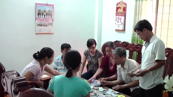 Gia đình ông Hoàng Kim Cánh rất hoang mang và lo lắng khi chưa tìm được tung tích của hai em nhỏ. Gia đình ông Hoàng Kim Cánh rất hoang mang và lo lắng khi chưa tìm được tung tích của hai em nhỏ.