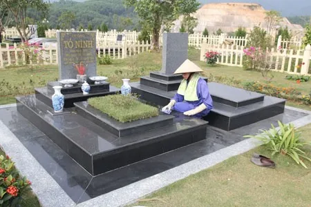 Tại đây còn có nhiều dịch vụ nhằm đáp ứng nhu cầu của các gia đình ở xa, không có điều kiện chăm sóc mộ người thân như: Dịch vụ cúng giỗ online hay chăm sóc mộ trọn đời. Tại đây còn có nhiều dịch vụ nhằm đáp ứng nhu cầu của các gia đình ở xa, không có điều kiện chăm sóc mộ người thân như: Dịch vụ cúng giỗ online hay chăm sóc mộ trọn đời.