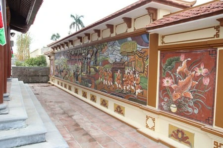 Khuôn viên bên trong của Nghĩa trang Láng Hạ được tập kết về Lạc Hồng Viên. Khuôn viên bên trong của Nghĩa trang Láng Hạ được tập kết về Lạc Hồng Viên.