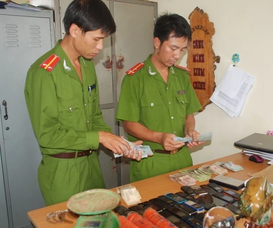 Lực lượng công an&nbsp;đã tạm giữ nhiều tang vật của vụ&nbsp;án