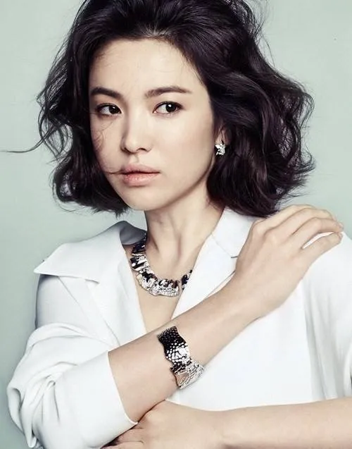 Tung tin Song Hye Kyo là gái bao, bị phạt tiền