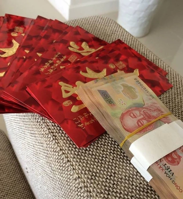 Hình ảnh này khiến Dương Triệu Vũ bị chỉ trích là thích khoe khoang sự giàu có. 