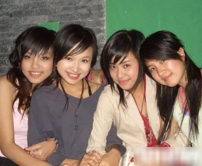 Mái tóc na ná nhau của những hot girl đời đầu. Ảnh: Vtin.vn Nhập mô tả cho ảnh