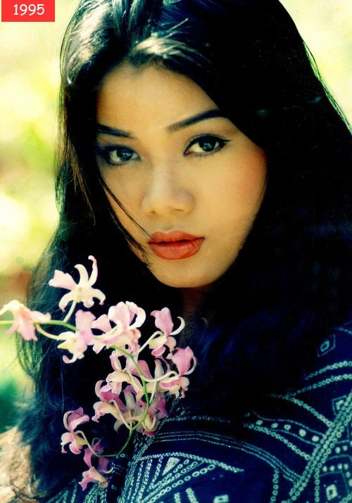 Nhắc tới Trương Ngọc Ánh, khán giả sẽ nhớ đến những vai diễn ấn tượng của cô trongGiã từ dĩ vãng, Đồng tiền xương máu, Áo lụa Hà Đông… và hình tượng nữ doanh nhân thành đạt. Trước khi bước vào diễn xuất, Trương Ngọc Ánh cũng có thời làm người mẫu và từng lọt vào danh sách người mẫu yêu thích của nhiều tạp chí. Nhắc tới Trương Ngọc Ánh, khán giả sẽ nhớ đến những vai diễn ấn tượng của cô trong Giã từ dĩ vãng, Đồng tiền xương máu, Áo lụa Hà Đông,… và hình tượng nữ doanh nhân thành đạt. Trước khi bước vào diễn xuất, Trương Ngọc Ánh cũng có thời làm người mẫu và từng lọt vào danh sách người mẫu yêu thích của nhiều tạp chí.