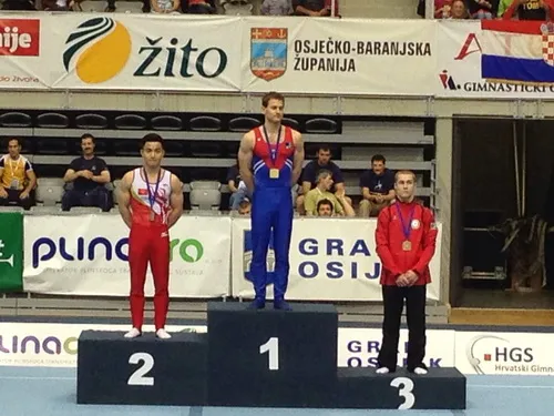 Phạm Phước Hưng giành HCB môn xà kép