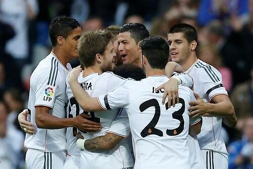 Ronaldo đi vào lịch sử La Liga ảnh 1