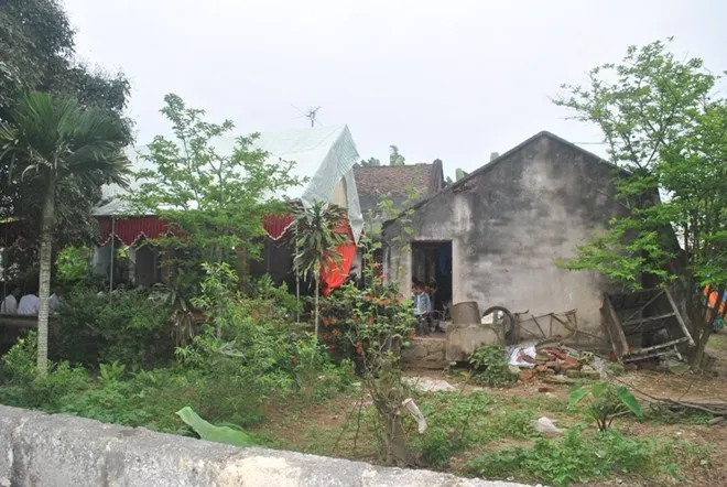 Ngôi nhà gắn liền với tuổi thơ anh hùng Tô Vĩnh Diện ảnh 9 Qua nhiều đời, ngôi nhà nay đã dần xuống cấp, cơ quan chức năng đang làm hồ sơ vận động Nhà nước công nhận di tích, tôn tạo nơi đây thành điểm đến thăm viếng của đồng bào cả nước.