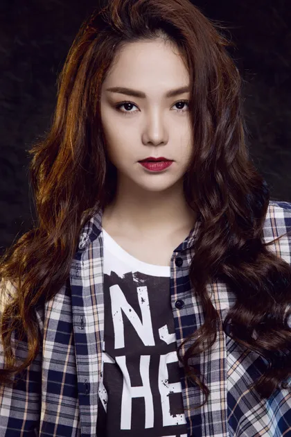 Bộ ảnh được thực hiện bởi stylist Travis Nguyễn, nhiếp ảnh gia Lê Thiện Viễn và trang điểm Minh Lộc. ok8u9a2419-8947-1399511720.jpg