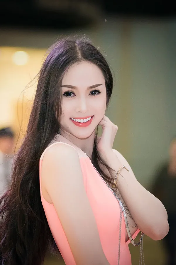 Người đẹp Ngọc Anh trong trang phục táo bạo ảnh 3